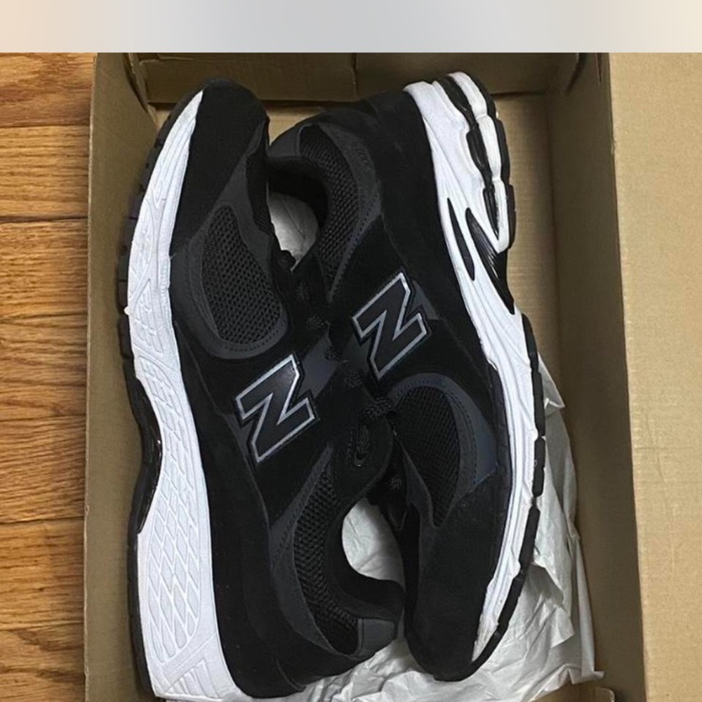 New Balance Black and White Athletic Shoes